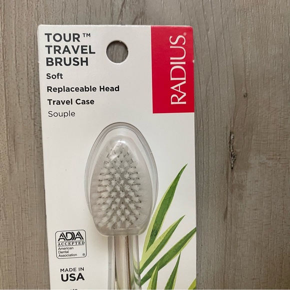 🟢 {3/$15} Radius Tour Travel Brush Toothbrush - Picture 5 of 16